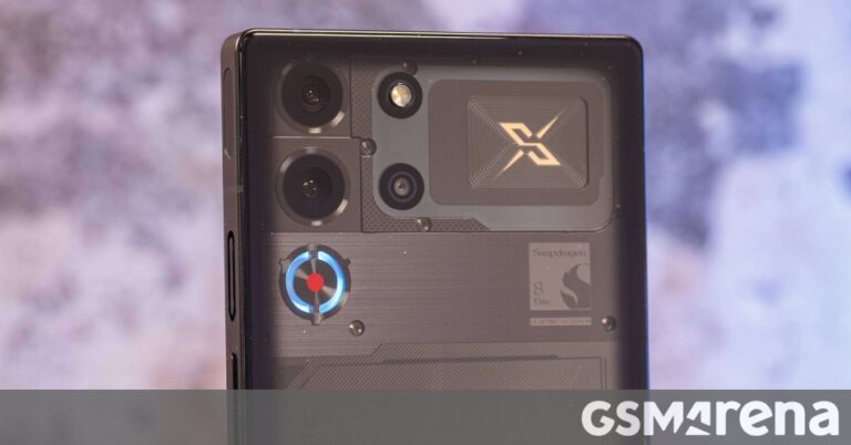 RedMagic 10S Pro unboxing and hands-on