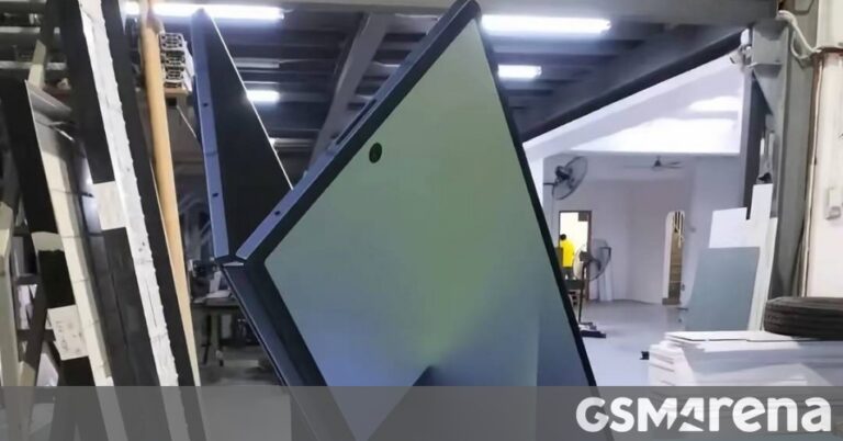 Store banner reveals Samsung Galaxy Z Fold7’s design, shows off its slender frame
