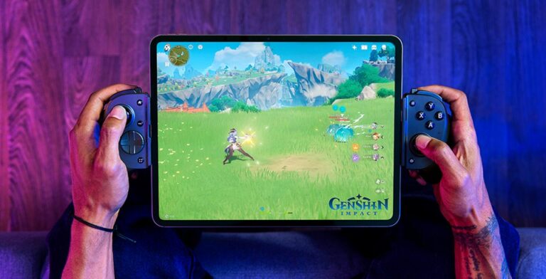 Razer’s new Kishi V3 controllers can fit up to a 13-inch iPad