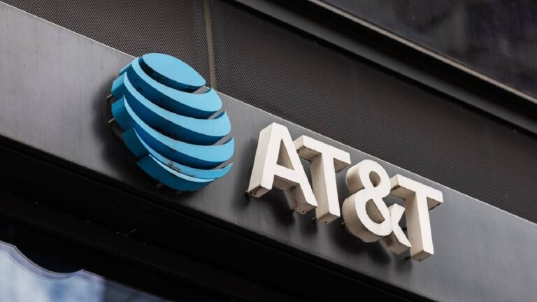 AT&T customer’s birthdates, social security numbers show up online in plain text