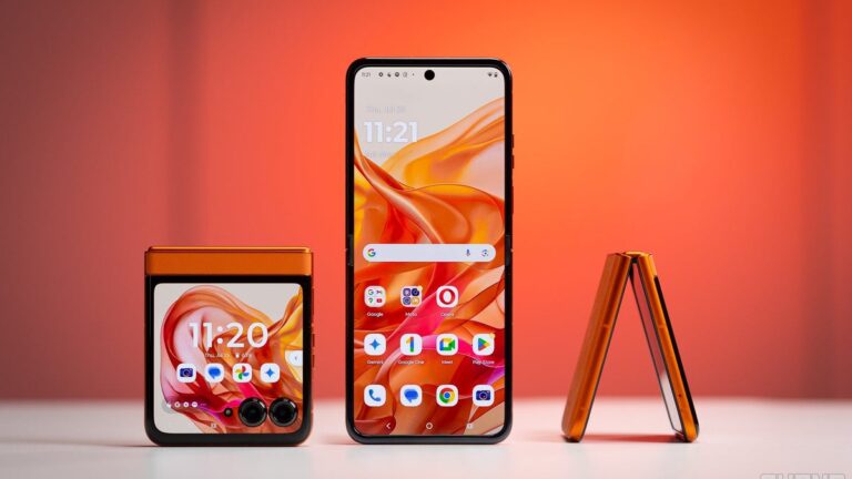 Amazon slashes the price of the Razr (2024), making it the cheapest foldable you can get