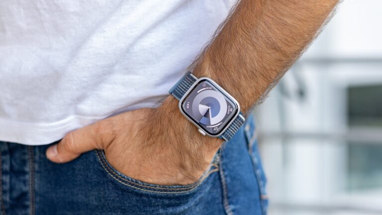 Apple Watch Series 9 with LTE is an absolute steal with this limited-time 40% discount