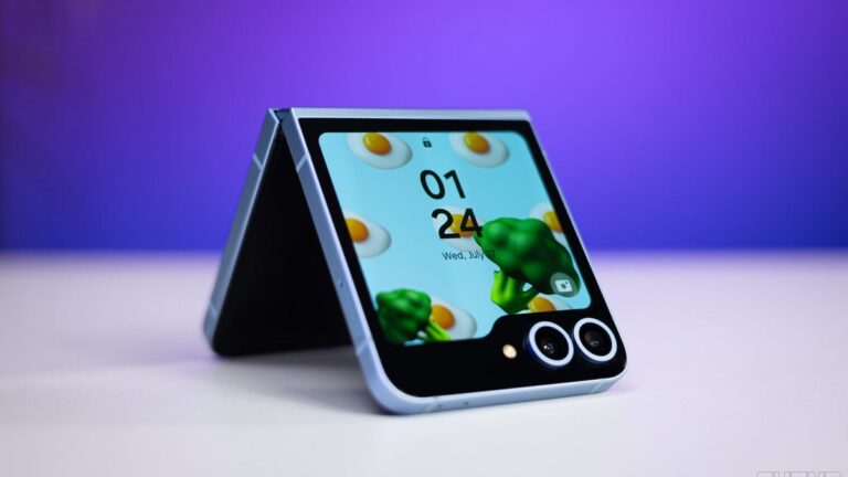 At $200 off, the 256GB Galaxy Z Flip 6 is a flipping-good deal