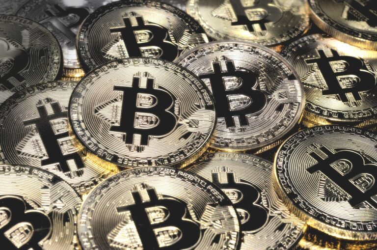Bitcoin Classic Whales Remain Unmoved As BTC Price Struggles Above $102,000 Line