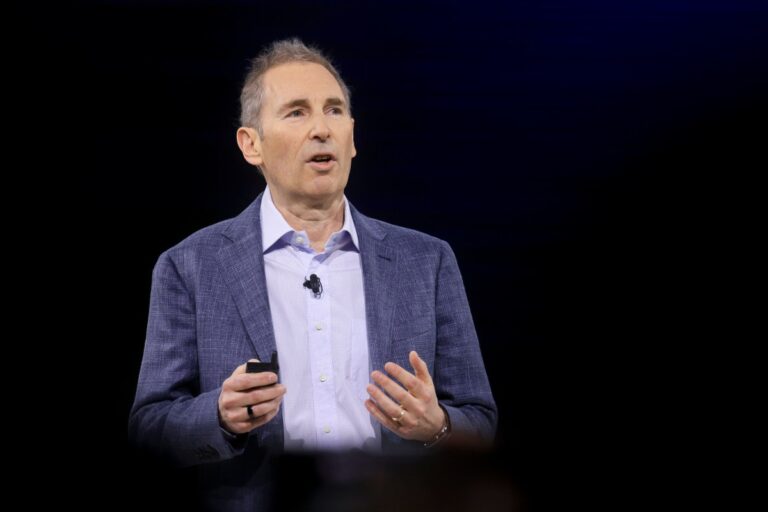 Amazon expects to reduce corporate jobs due to AI