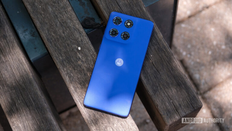 A budget Moto phone for power users