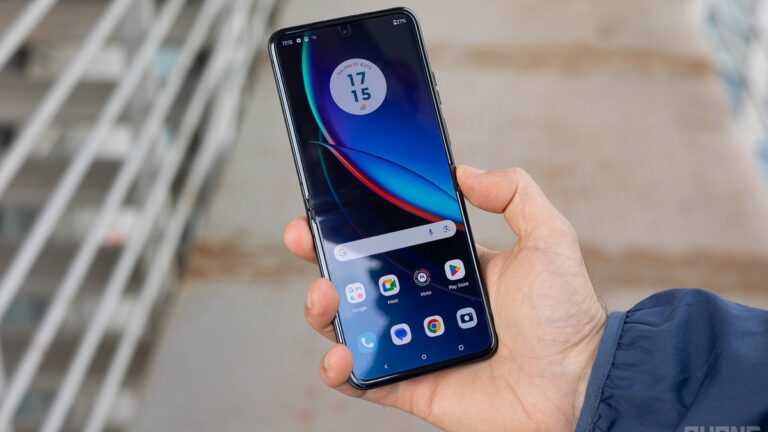 Motorola drops this Razr+ (2023) model further in price, beating even Amazon’s 50% discount