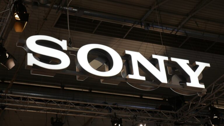 Report: Sony won’t build any more flagship Xperia phones