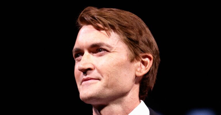 Ross Ulbricht Got a $31 Million Donation From a Dark Web Dealer, Crypto Tracers Suspect