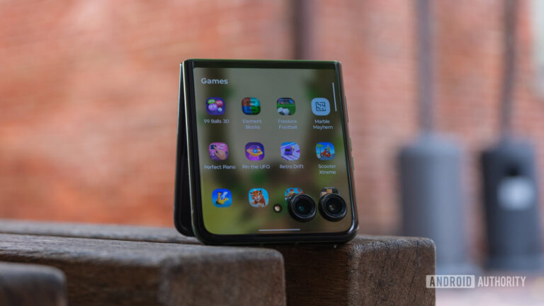 Samsung Galaxy Z Flip FE tipped for global launch