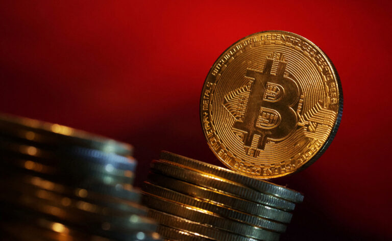 Bitcoin To Rally To $144,000 As Bull Flag Pattern Forms