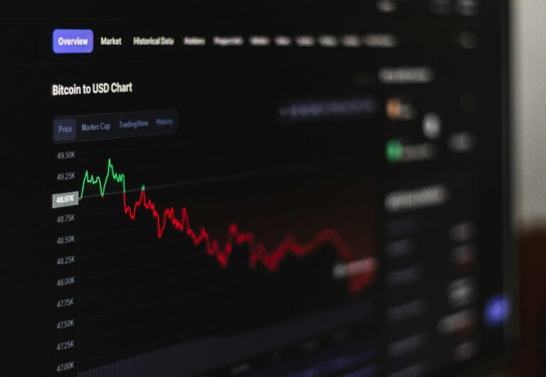 Bitcoin Paces $15B YTD Influx Amid 10-Week Fund Flow Streak