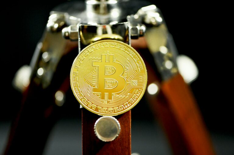 Bitcoin Shows Strength, But Binance Open Interest Divergence Flags Caution