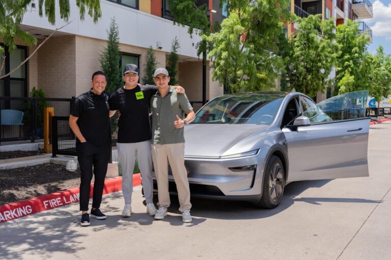 Tesla shows off its first fully autonomous delivery to convince us its self-driving cars work
