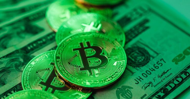Bitcoin Must Reclaim Crucial $106,000 Resistance To Avoid Further Crash