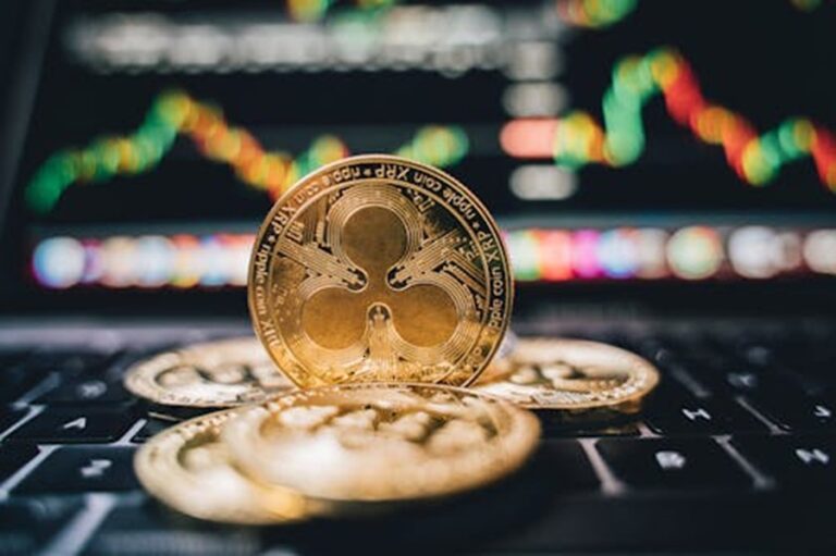 XRP Builds Pressure Below $3 As RSI Breakdown Signals Imminent Move