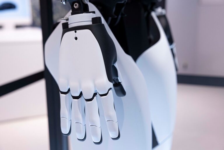 Tesla’s Optimus robot VP is reportedly leaving the company