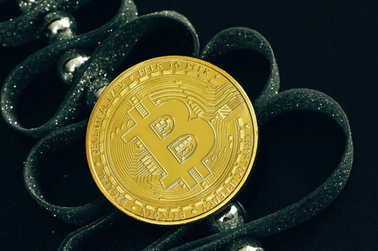Bitcoin Weekly RSI Climbs Toward Upper Boundary – Will BTC Bulls Push Through?