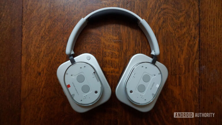 Sony Walkman style, fresh tech, heavy fit