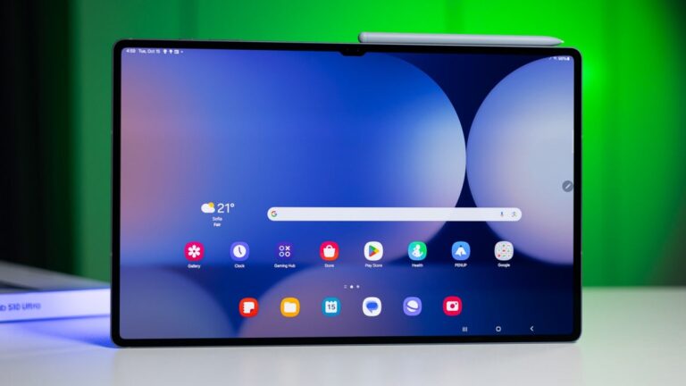 Ultra-rare deal slashes $300 off Samsung’s towering Galaxy Tab S10 Ultra sans trade-in