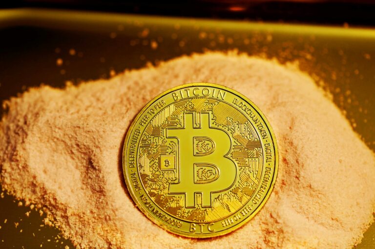 Bitcoin Bulls Eye $120,000 – Will Falling Funding Rates Trigger The Next Breakout?