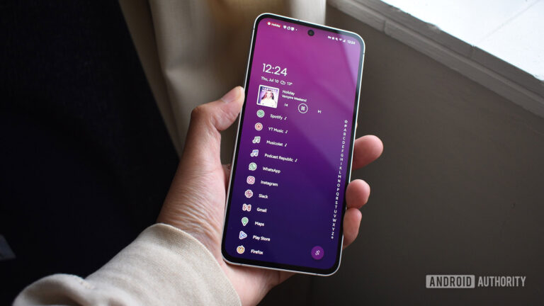 Minimalist Android fans, Niagara Launcher’s Theme Collection is your new playground