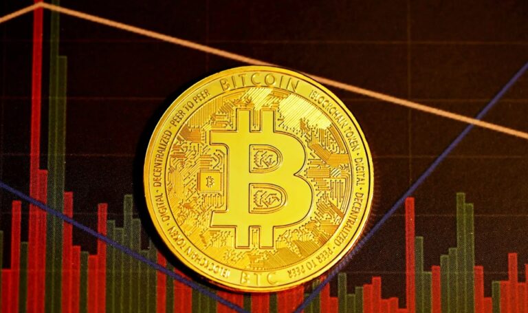 Биткоин подает редкий сигнал, который может спровоцировать падение ниже $40 000